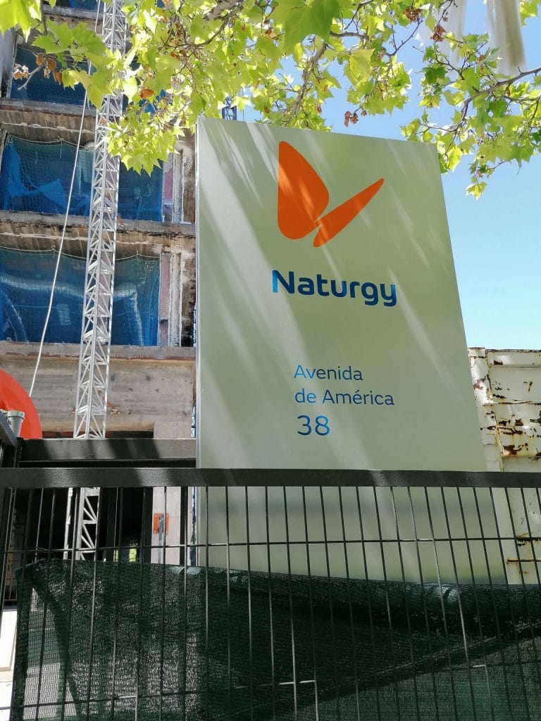 REVESTIMIENTO DEL EDIFICIO DE NATURGY